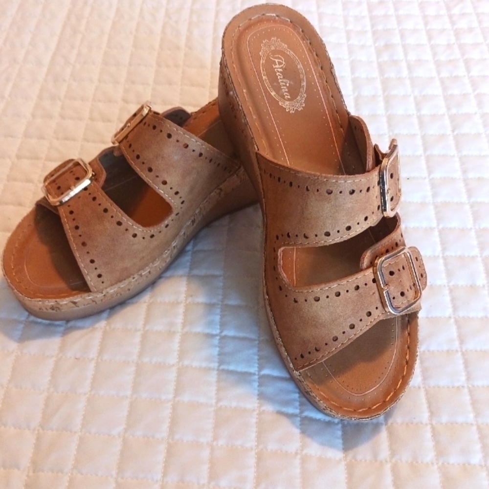 Leather Buckle Wedge Sandals in Tan